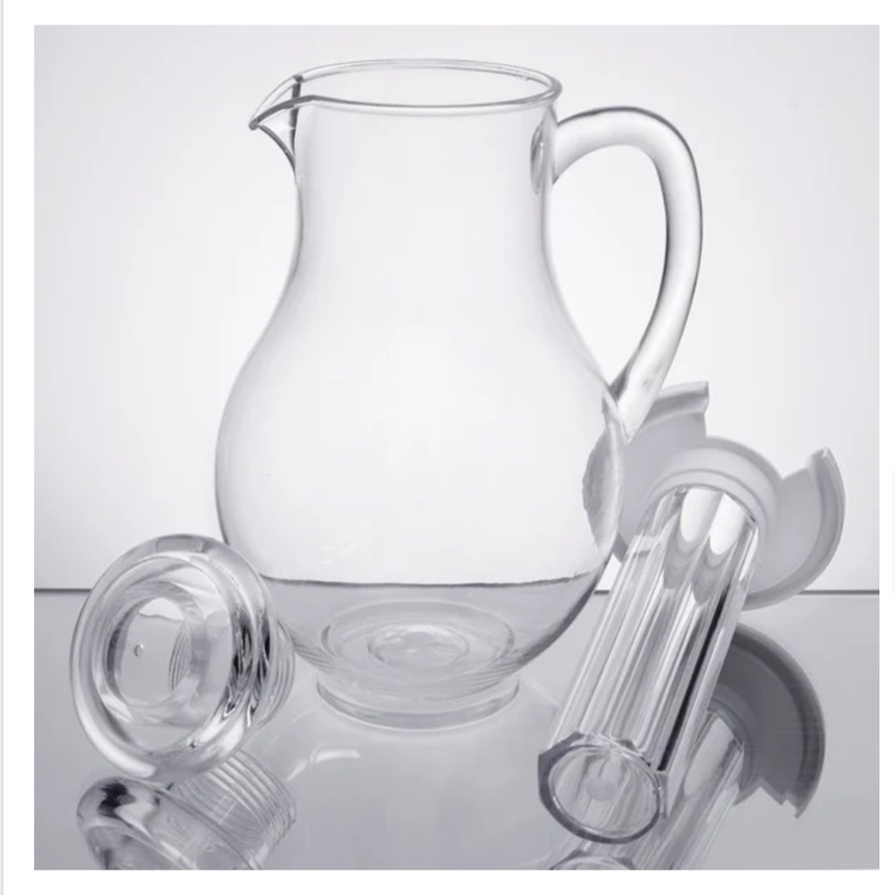 Plastic Pitcher with Ice Core - Picture 3 of 3